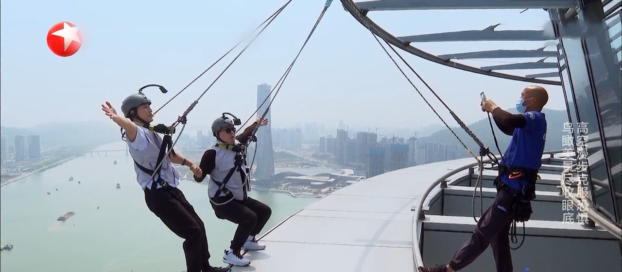 極挑|《極挑》岳云鵬賈乃亮高空漫步引爭(zhēng)議，兩極分化背后是節(jié)目的無(wú)奈！