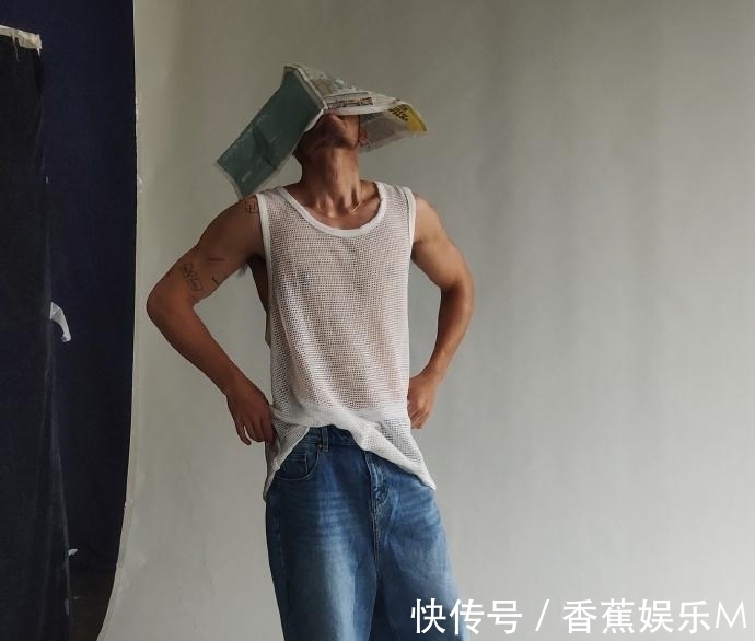 健身房|31岁的平面模特,络腮胡尽显男性魅力,撸铁打造满身肌肉帅气逼人!