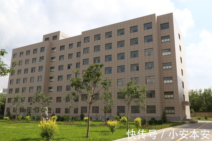 聚氨酯|外墙保温装饰一体板如何选择?