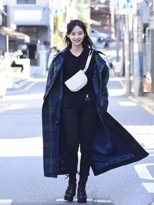 这个春季，你需要有一件风衣，穿出满满的时尚优雅范