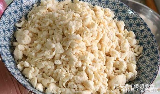 做疙瘩汤时,别再用水和面了!如此做,疙瘩爽滑筋道,吃不够