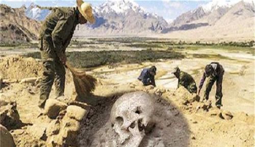 遗骸|地球上曾出现过巨人族吗？农场主发现巨大遗骸，还有6根手指！