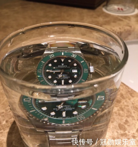 防水|机械表到底有多怕水?你知道日常怎么防水吗?