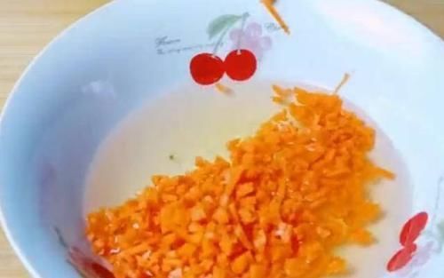 抢光|西兰花不要炒着吃了,教你新吃法,加4颗鸡蛋,出锅就抢光