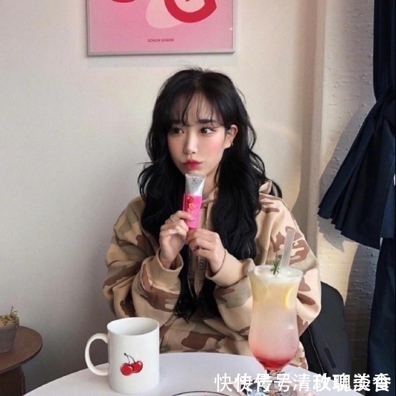 发型 中长发已经不流行了,选对了这几款发型,随便扎起来也可以很漂亮