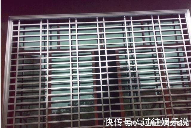 阳台|阳台不要再装这种防盗网了，现在都流行这样装，后悔装早了