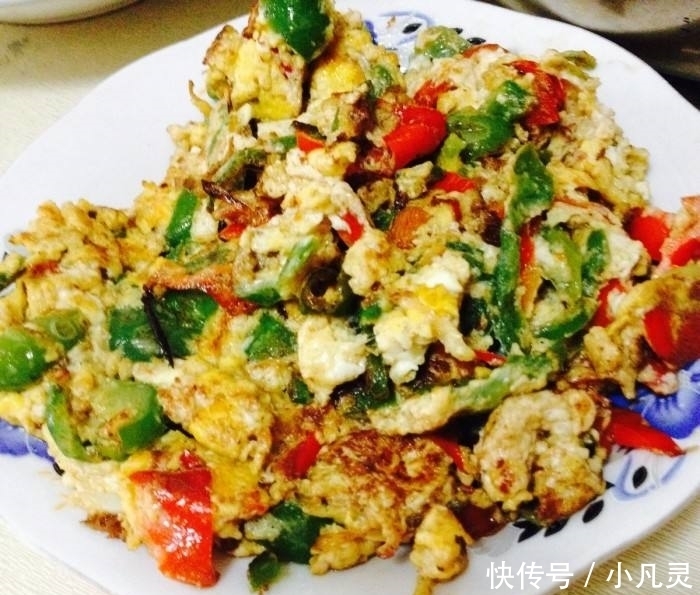 “懒人菜”辣椒炒蛋别只会一种做法,教你一招,保证吃完超过瘾