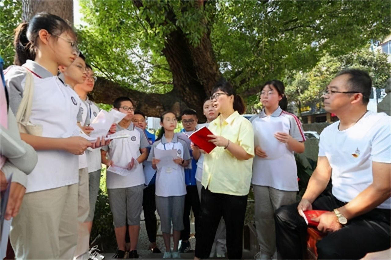 奶奶|孩子可以跟谁姓爸爸妈妈奶奶姥姥民法典有了明确规定