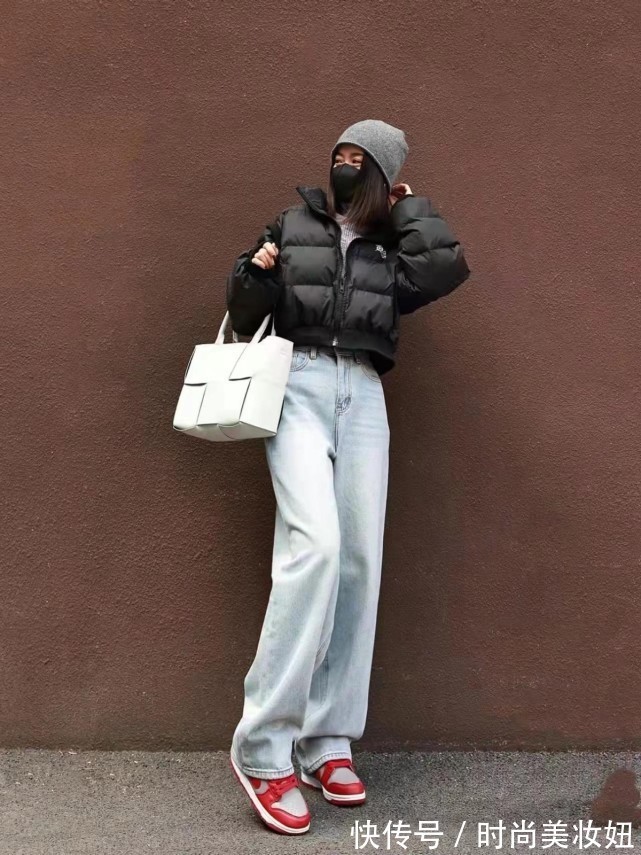 基础款 今年出镜率最高的“羽绒服”,不仅保暖洋气还显腿长,小个子照搬