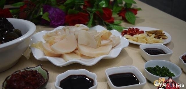 酸笋田螺煲最好吃的做法,酸辣可口简单美味,看看你喜欢吃不?