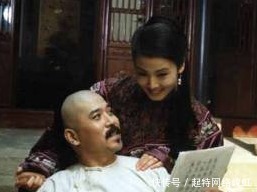 立马|李鸿章半夜与佣人私会,看见窗户上四个大字,立马跑回自己房间