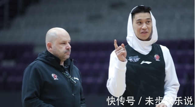 雅尼斯|首钢内线悍将正式回归!两大外援能上场,雅尼斯第二阶段开始发力