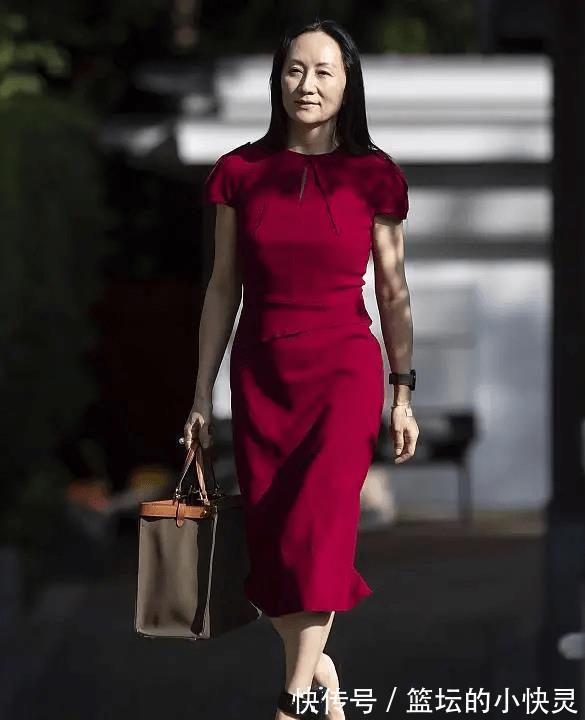纯色|孟晚舟脸虽沧桑，但穿的一套比一套时髦，有中年女性的优雅气质