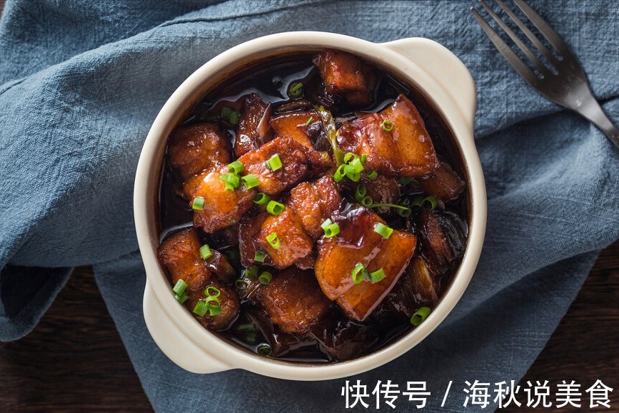 炖红烧肉,别直接加水炖,牢记3窍门,出锅不柴不腥,一点不油腻