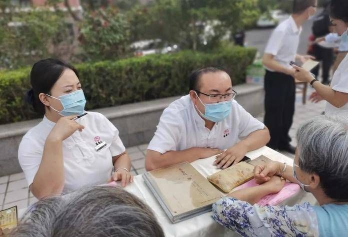 红山圣都|中医义诊在路上——慈惠仁应邀参加红山圣都社区中秋活动