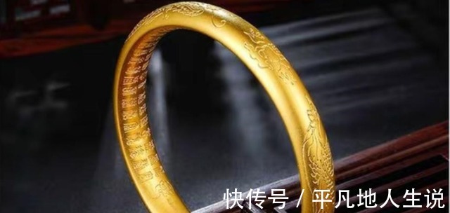 金手镯 实心金手镯40克大吗!