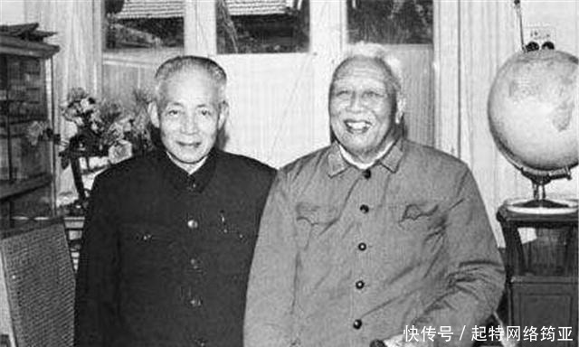 董竹君资助一落魄青年,20年后俩人再相遇,他已是兵团司令