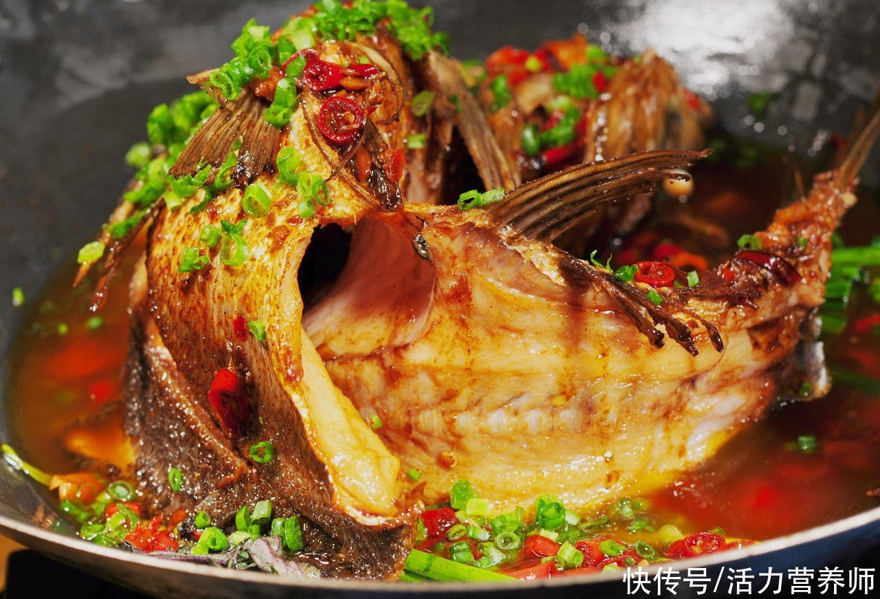 研究|吃鱼可以抗癌，远离疾病的风险？涉及15万的研究：有这个可能