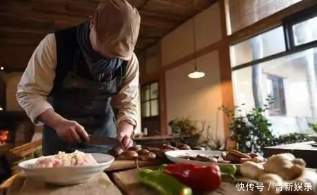 桃花源|20多岁的年龄差距,却把一个破烂的农家小院变成了“桃花源”