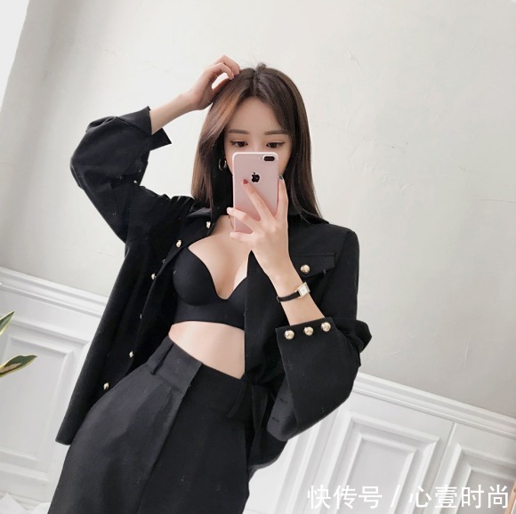 威尼斯|女神孙允珠高清时尚搭配:威尼斯双色宝石诱惑天使