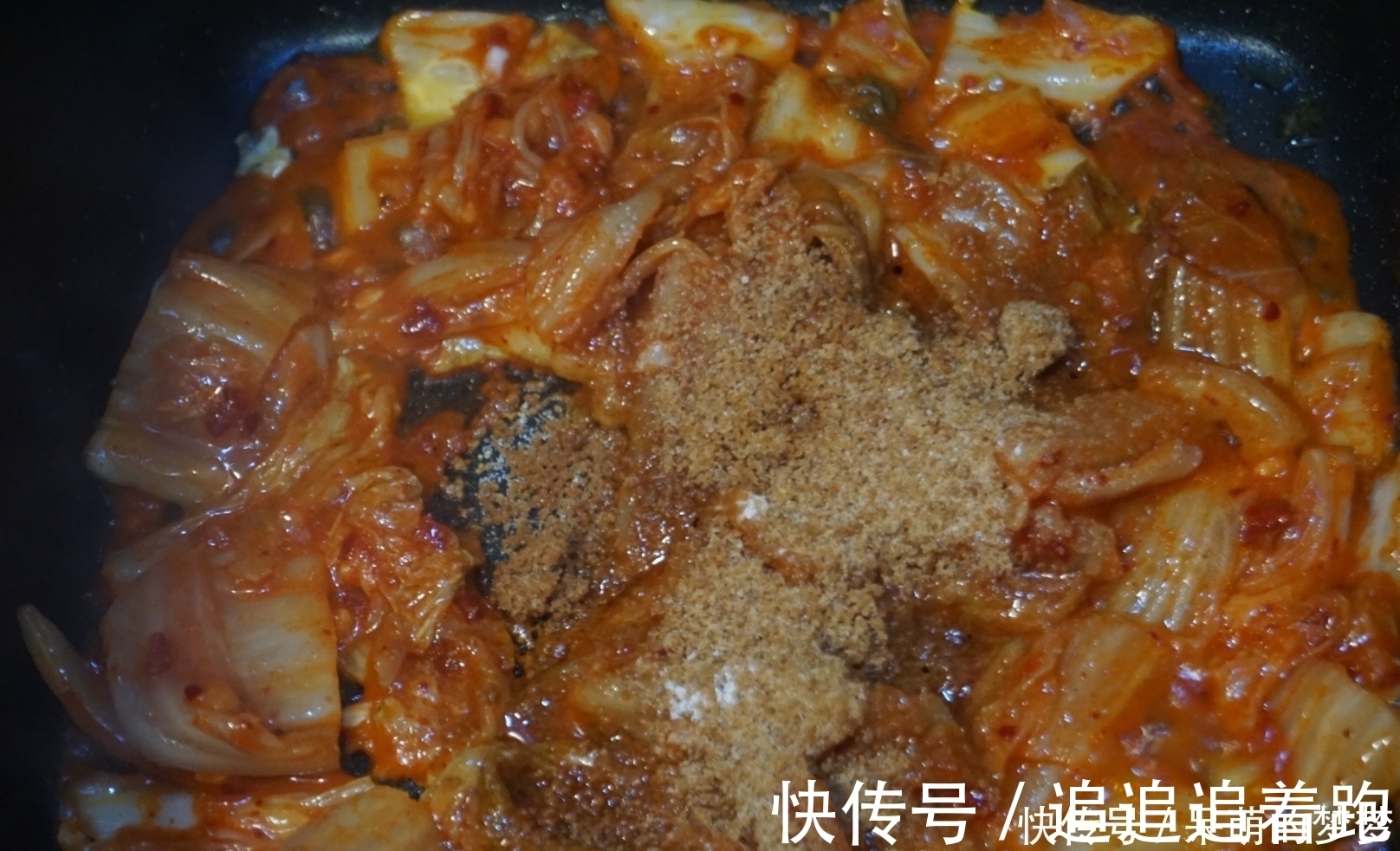 辣白菜|几天不吃就馋的韩式辣白菜火锅,比麻辣烫简单,全家吃光盘不浪费