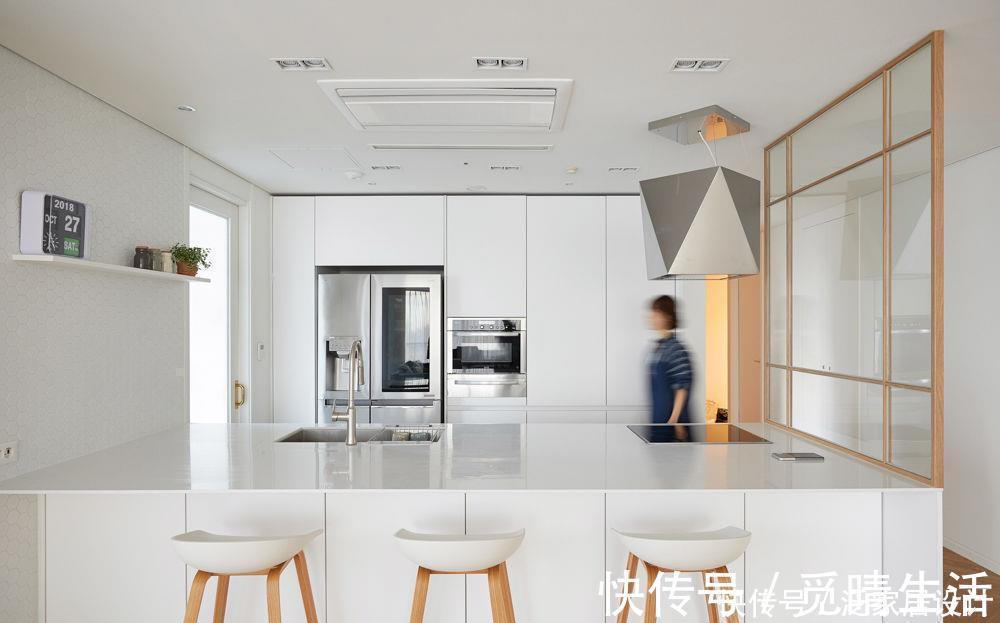 自由职业|32岁女青年独居120㎡大房,坚持化繁为简,一个人更自由自在