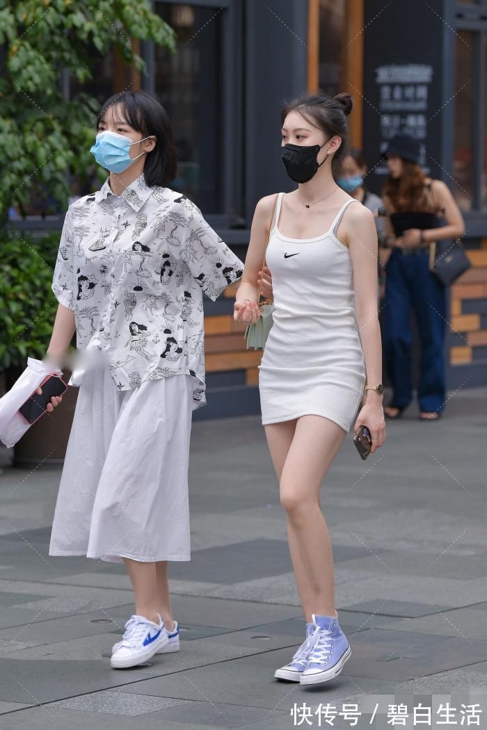 体型|街拍不符合潮流的衣服,它一点都不挑人,宽胖体型也可以穿