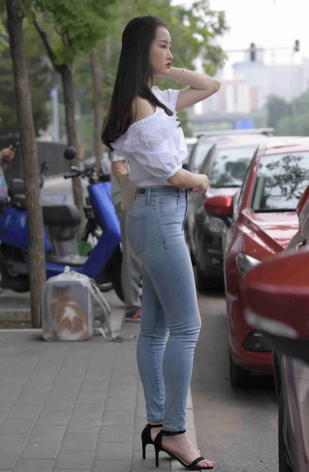 蕾丝 这才是牛仔裤的优质穿法,舒适洋气又有型,青春气息尽情释放