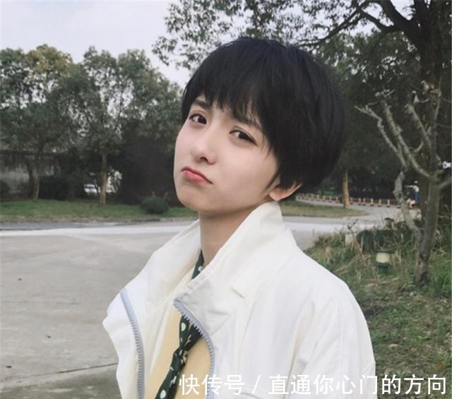 气质 奔五的妈妈别再留过时的发型!今年流行这4款,显气质更显年轻!