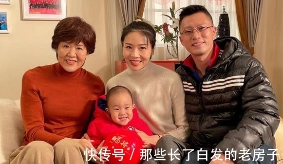 朱婷|女排六仙女聚会!惠若琪变化太大,魏秋月成熟迷人,朱婷尴尬缺席