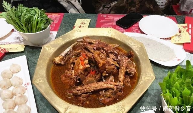 长春的美食数不胜数,让人百吃不厌、流连忘返