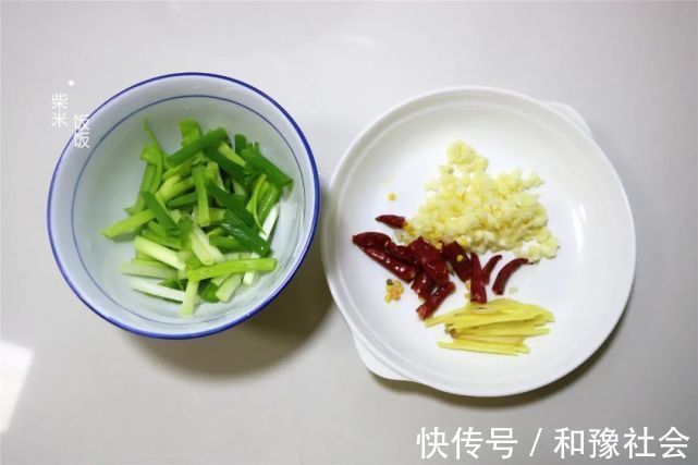 藕片|炒藕片,怎么做才能洁白又脆嫩?才知道,原来有这么多小技巧