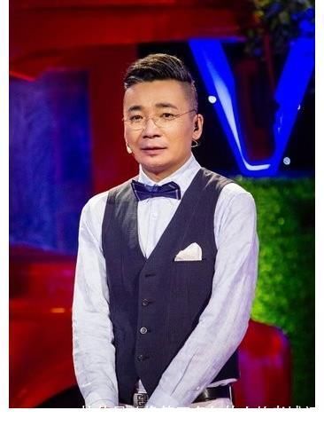 高博漂亮的老婆曝光，他没能成央视一哥，在生活中却是妥妥的一哥