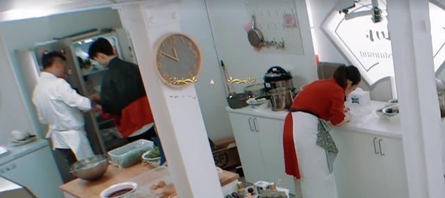 《中餐厅4》赵丽颖被骂冤不冤看看秦海璐的表现,就知道答案了