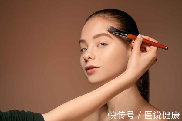 预防|女性不想黄褐斑找上门,不妨坚持这4件事,或能有效预防