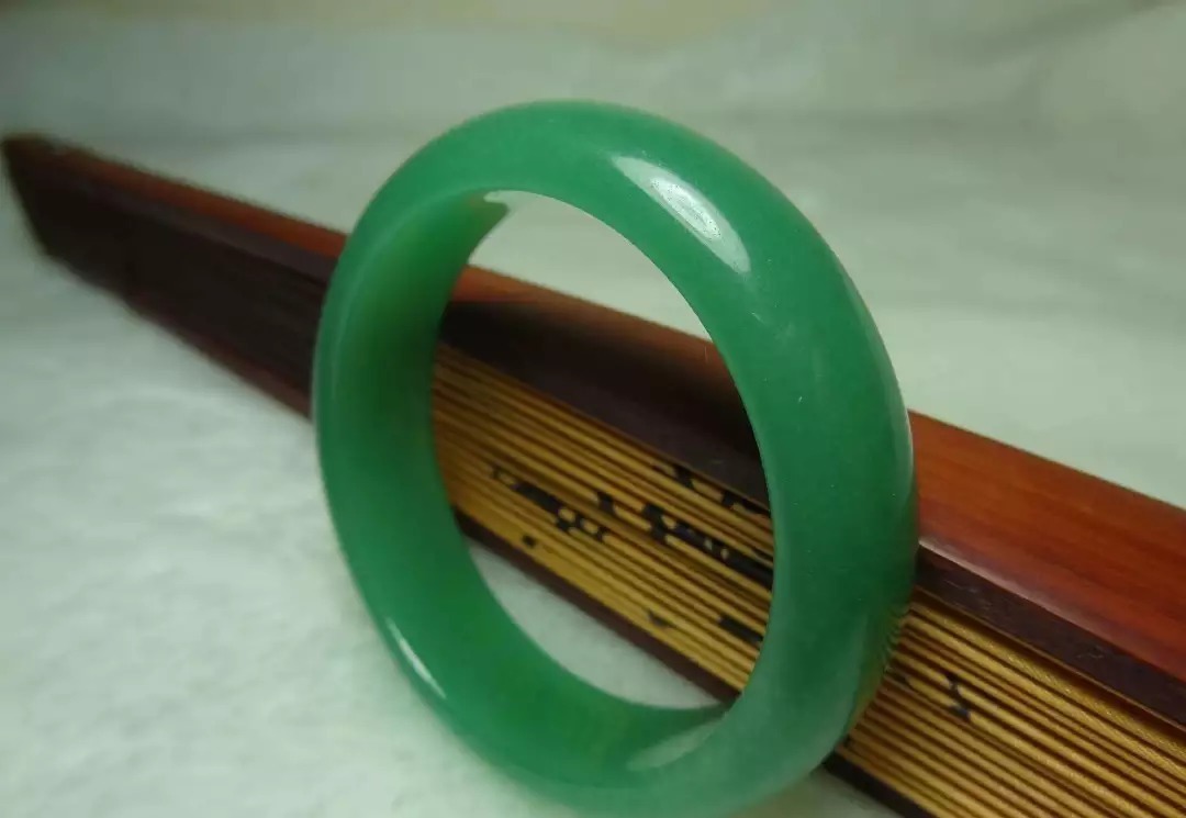 人家的翡翠升值,你的翡翠掉价,到底是因为啥?