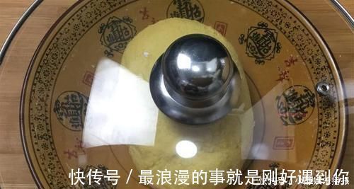 烤盘|玉米面也能做开花馒头，松软香甜，比面包还好吃，看完就能会