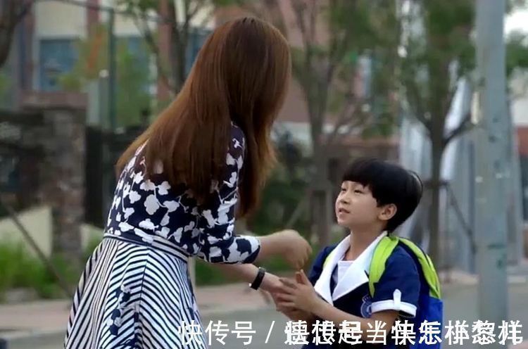 奶奶|4岁孙子睡觉总捂着头,奶奶半夜扒开头发,忍不住掉下眼泪