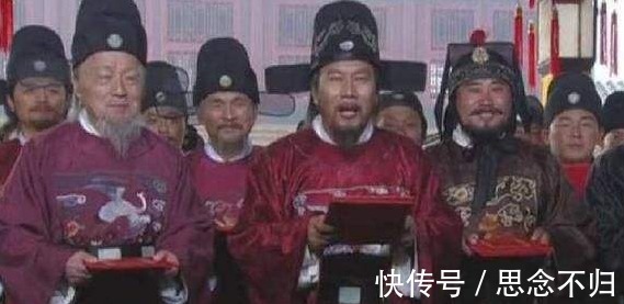 大臣|明朝皇帝出上联日在东,月在西,天生成明字,大臣对下联恐慌!