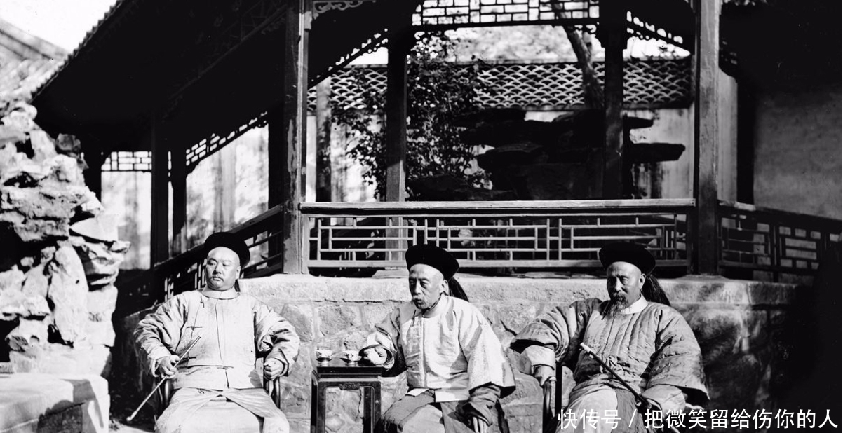 县太爷|晚清官员顶戴花翎，县太爷断案现场，妻妾成群的地主