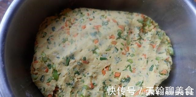 窝窝头|玉米面这样做不但营养更加丰富，口感又松又软，而且颜色鲜艳亮丽