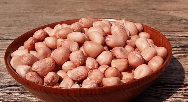 “红皮和白皮”花生有什么不同？除了颜色不一样，还有3点差异