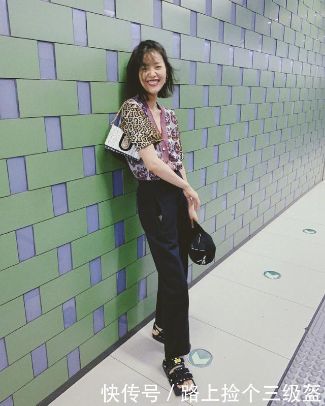 刘雯用极简风穿搭证明自己是model，不是明星