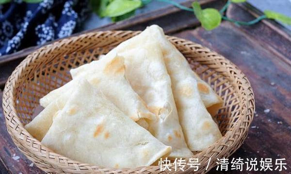 烙饼要暄软,用对水是关键,这样和面,凉了饼也特别软!