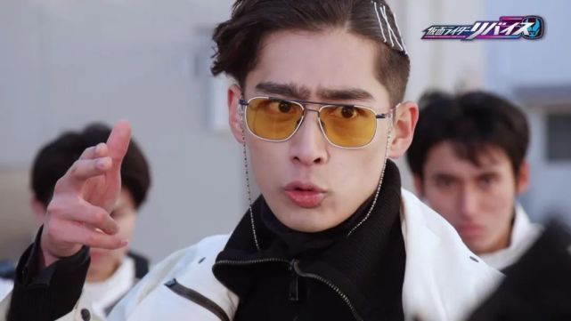 大二|假面骑士Revice第23话剧情大纲公开,狩崎亲自抓猪,大二知道一辉变透明