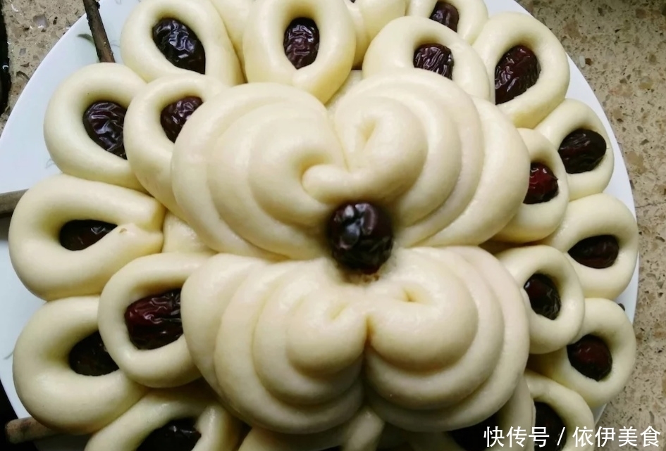 此物好吃过面包,不用油不放水,简单易做,早上来一锅,回味无穷