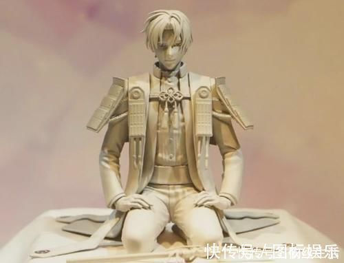 手办|网友晒出压泡面的手办,跪式长谷部忍了,这么可爱的妹子你咋忍心