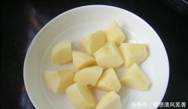 冬天,苹果和它是绝配,简单煮一煮,营养极高,天越冷吃着越舒服