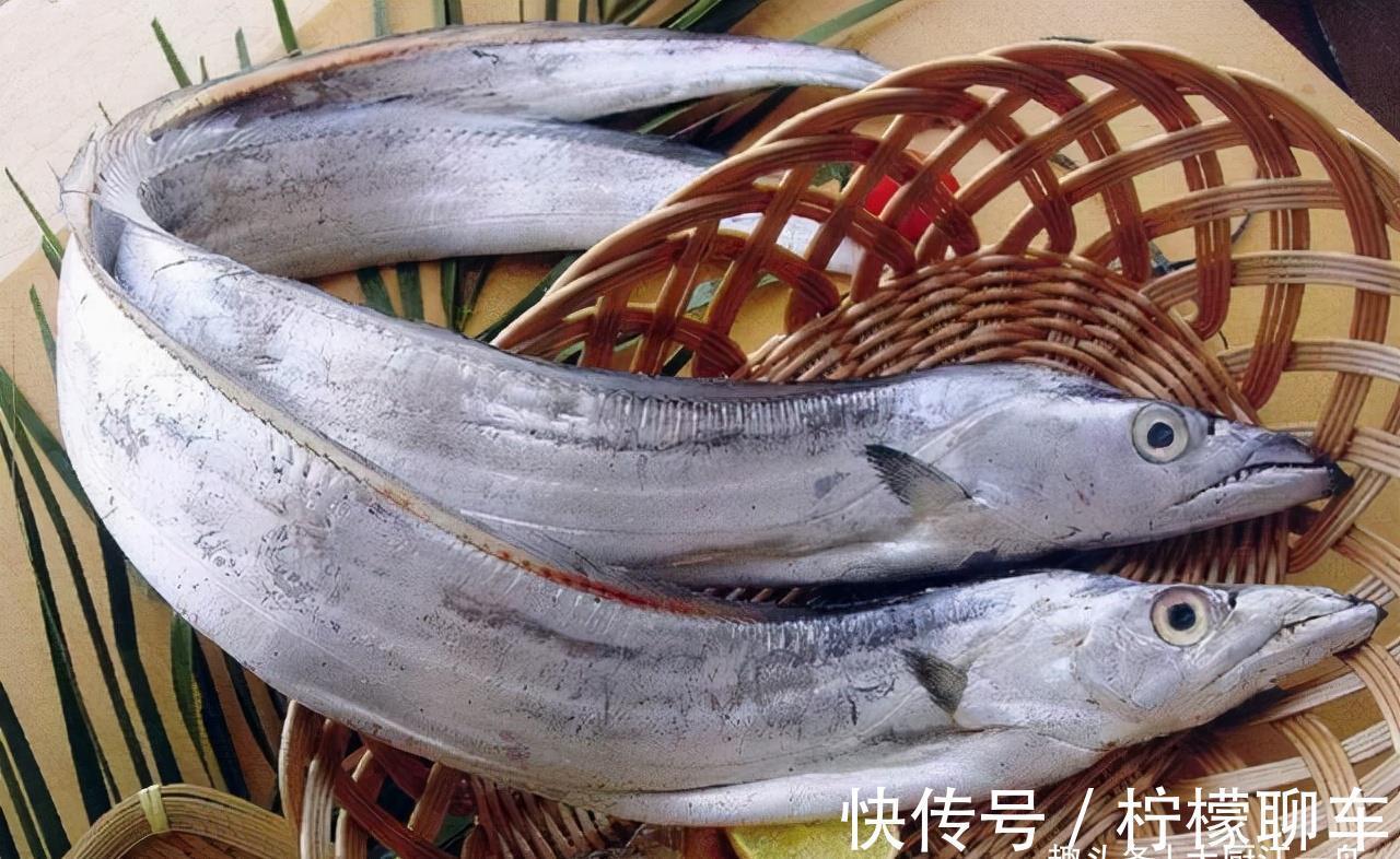 油炸带鱼|买带鱼，黑眼睛和黄眼睛区别大；牢记3买2不买，带鱼鲜嫩又解馋