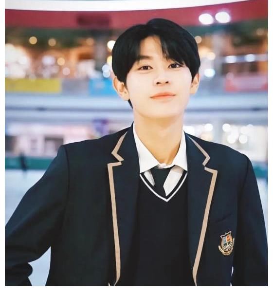 沈小婷從C位掉到16名，外國人也覺得離譜，明白這節(jié)目為啥挨罵了